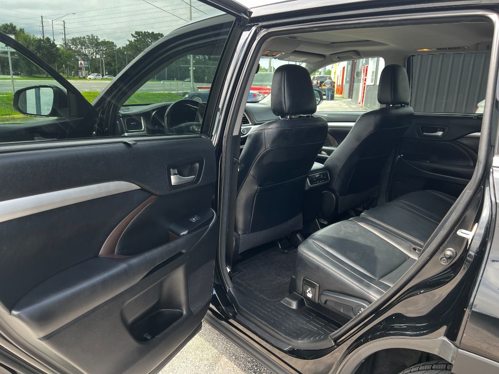 2017 Toyota Highlander - $26,495