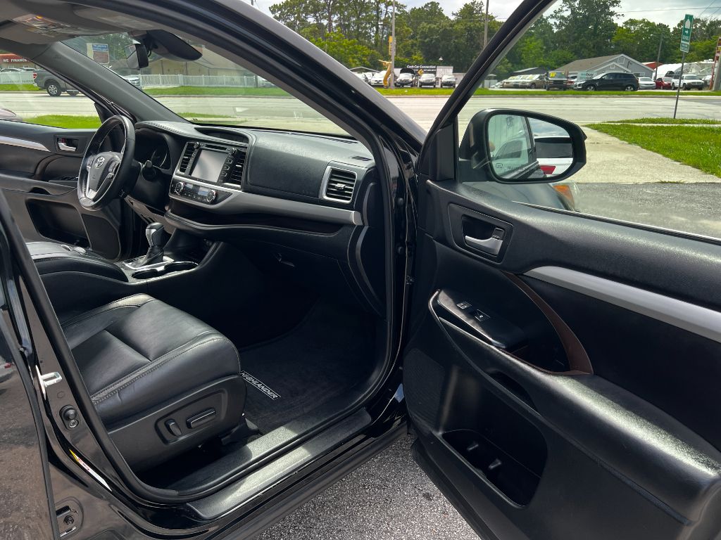 2017 Toyota Highlander - $26,495