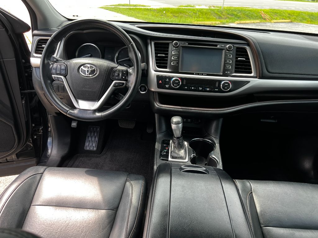 2017 Toyota Highlander - $26,495