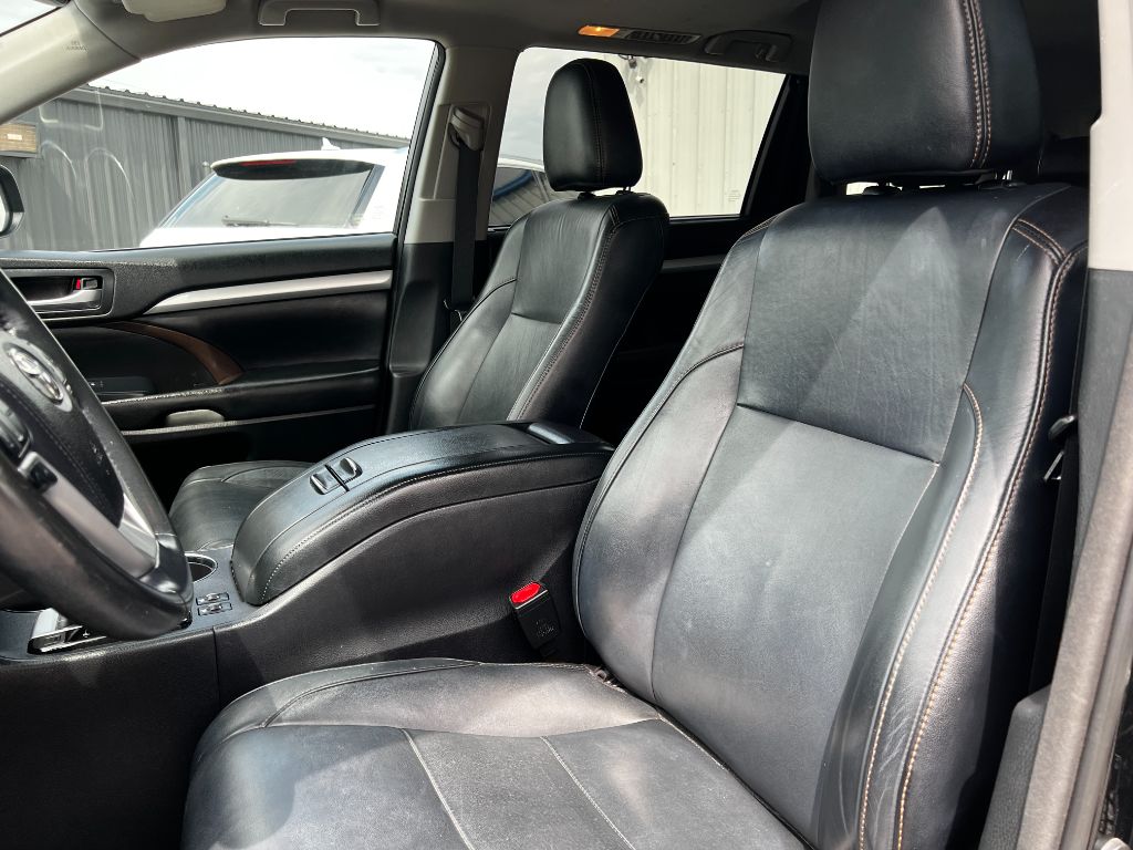 2017 Toyota Highlander - $26,495