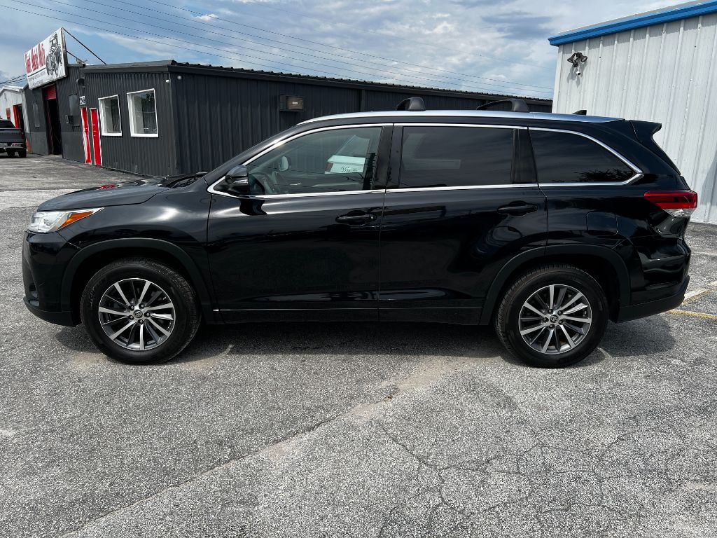 2017 Toyota Highlander - $26,495