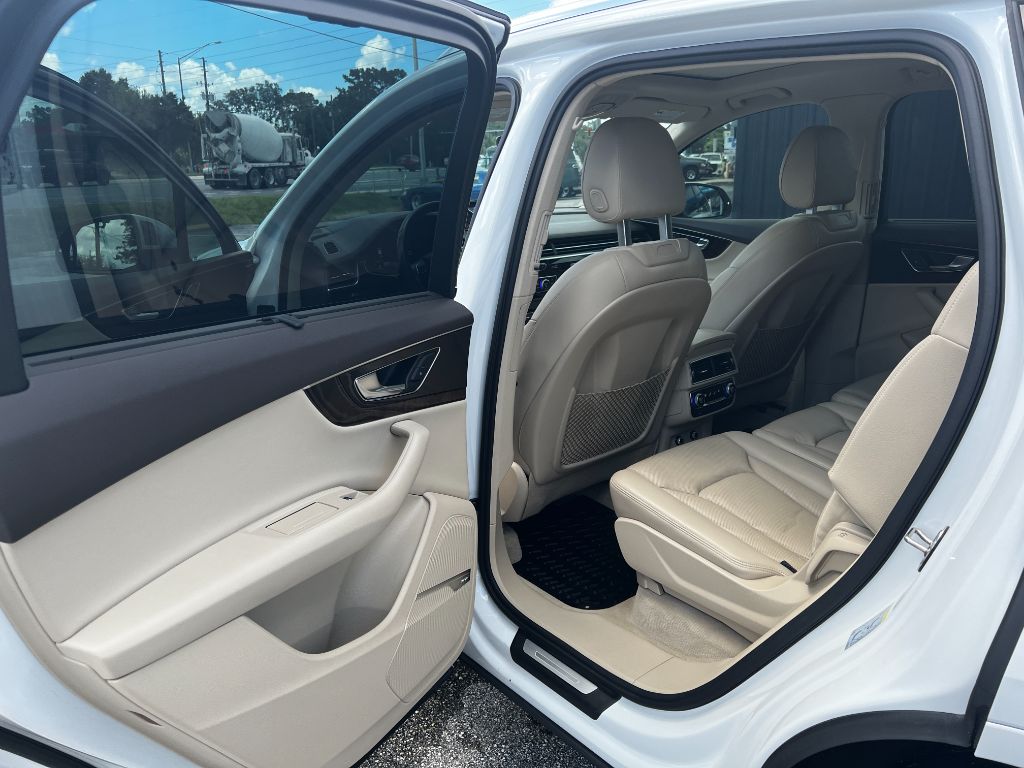 2018 Audi Q7 - $48,500