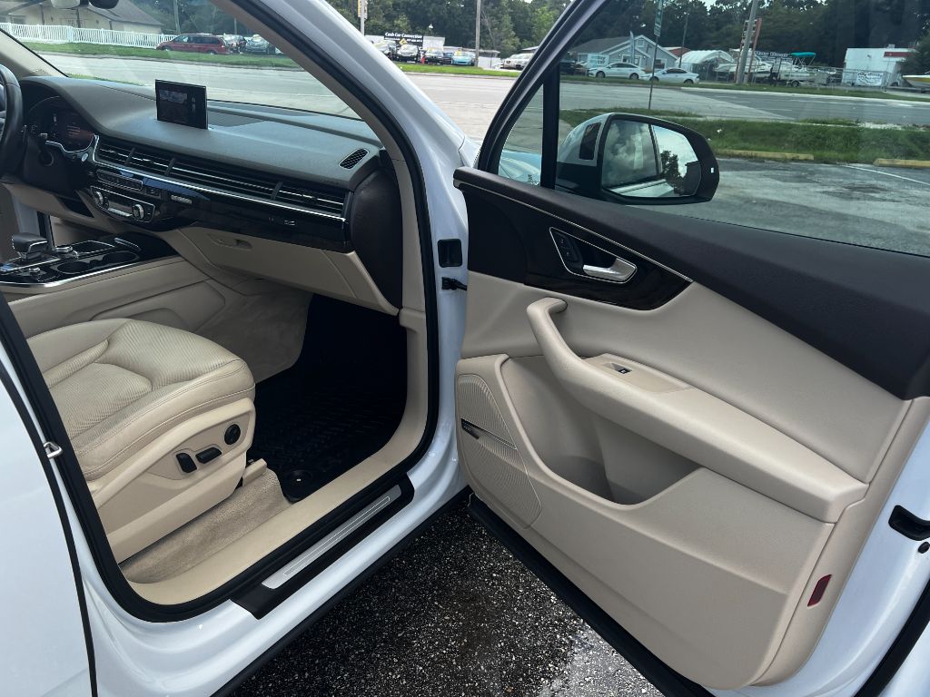2018 Audi Q7 - $48,500