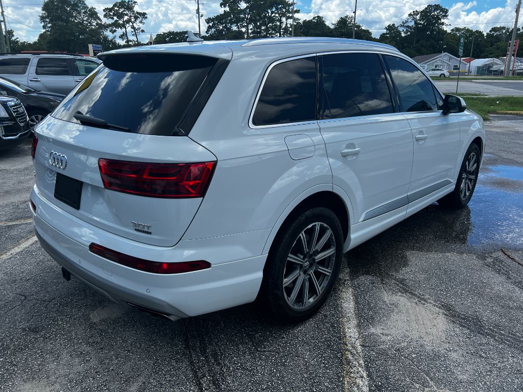 2018 Audi Q7 - $48,500