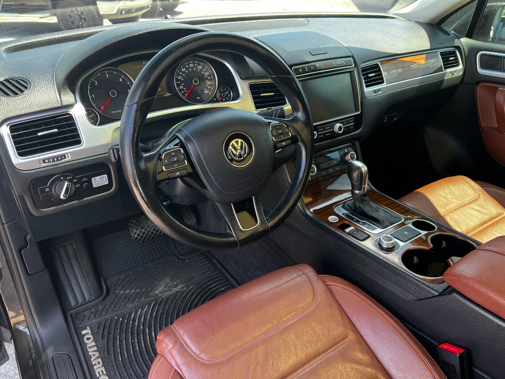 2015 Volkswagen Touareg - $22,995