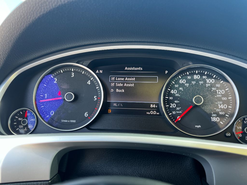 2015 Volkswagen Touareg - $22,995