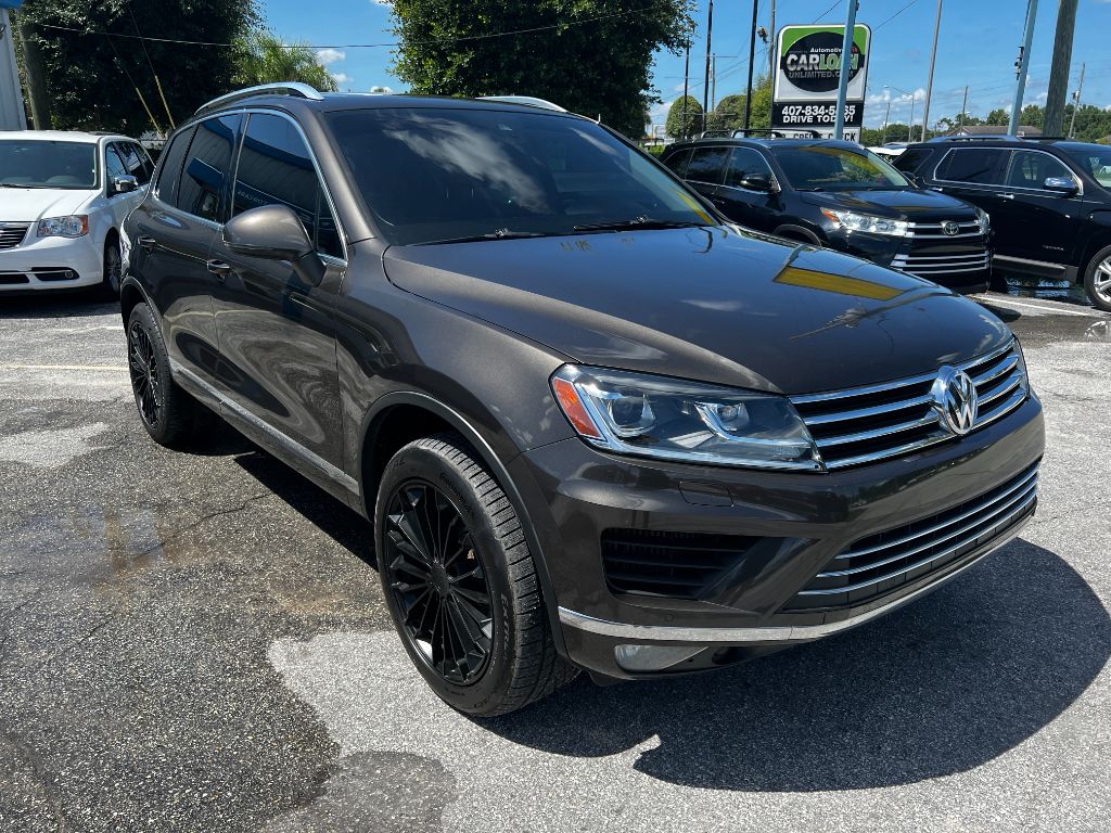 2015 Volkswagen Touareg - $22,995