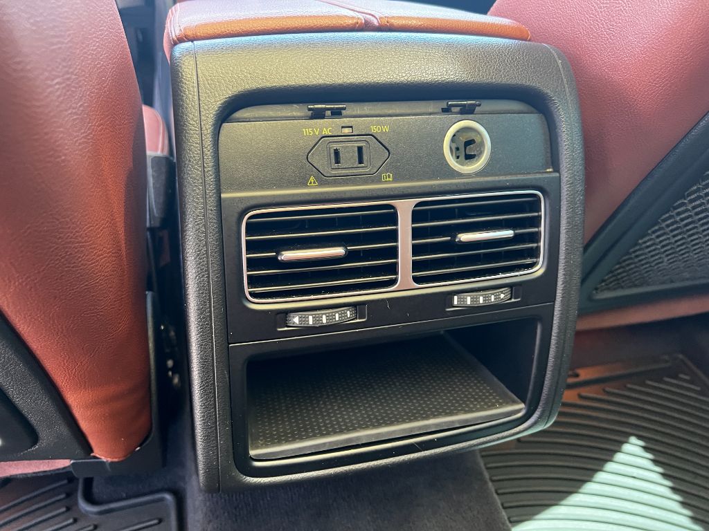 2015 Volkswagen Touareg - $22,995