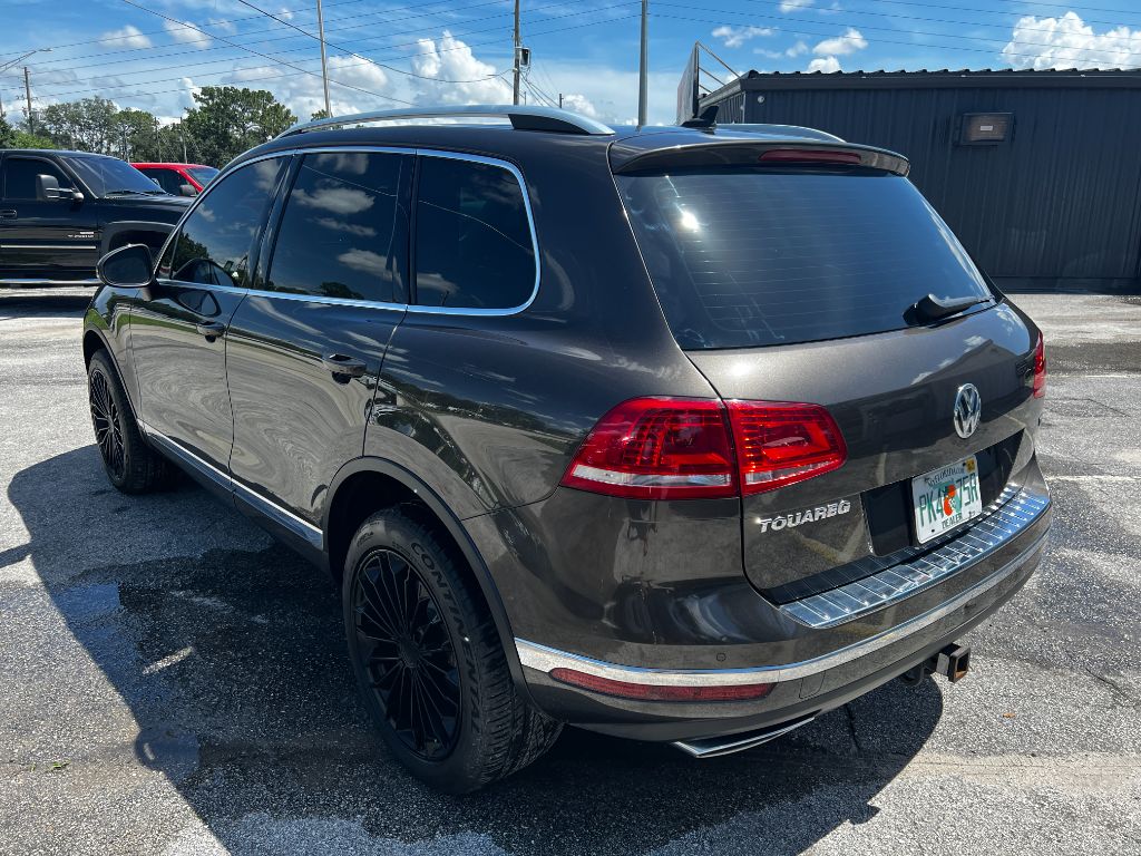 2015 Volkswagen Touareg - $22,995
