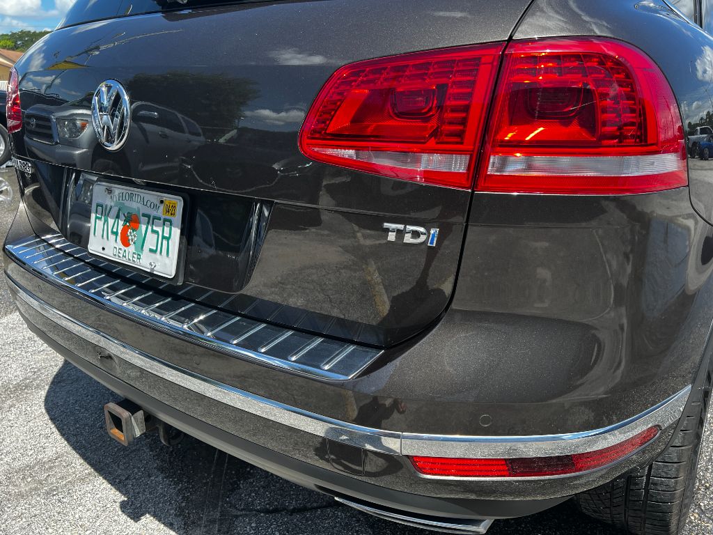 2015 Volkswagen Touareg - $22,995