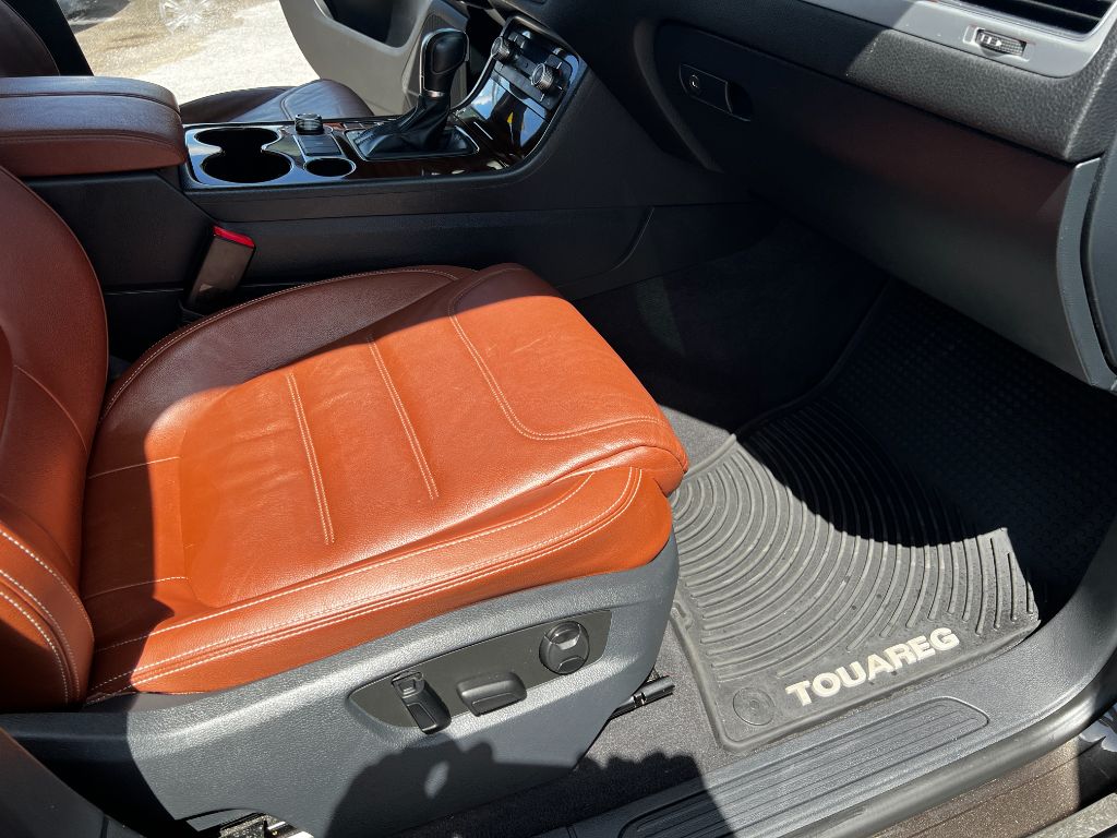 2015 Volkswagen Touareg - $22,995