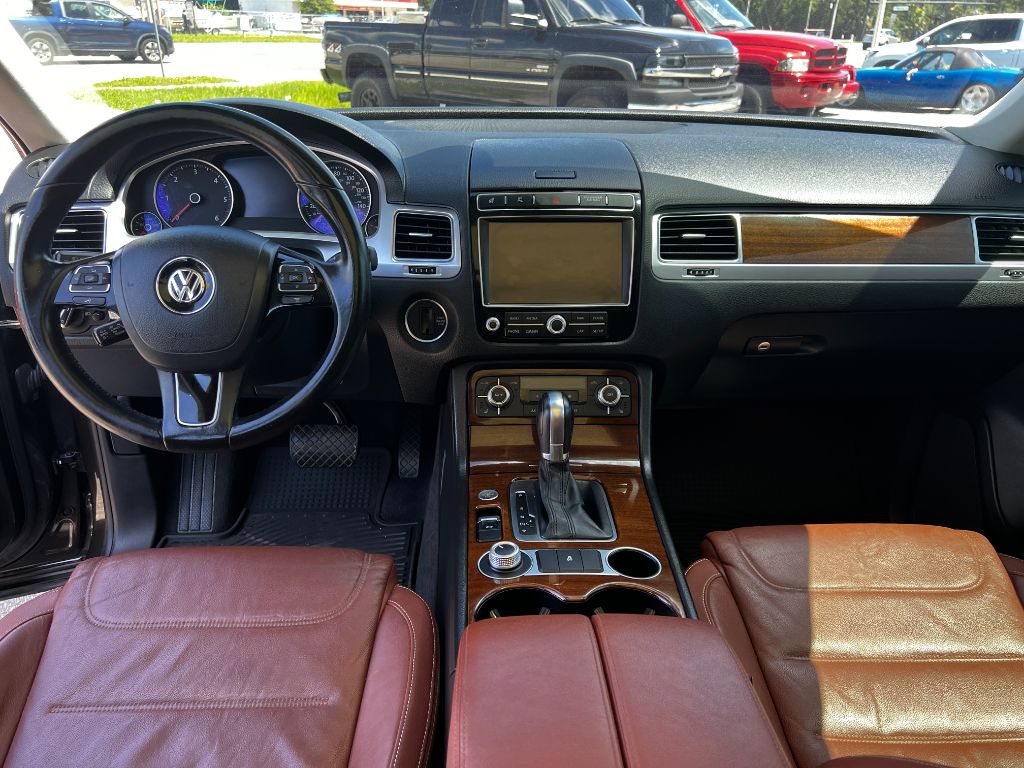2015 Volkswagen Touareg LUX photo