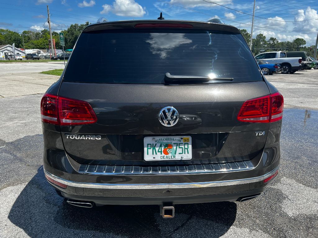 2015 Volkswagen Touareg - $22,995