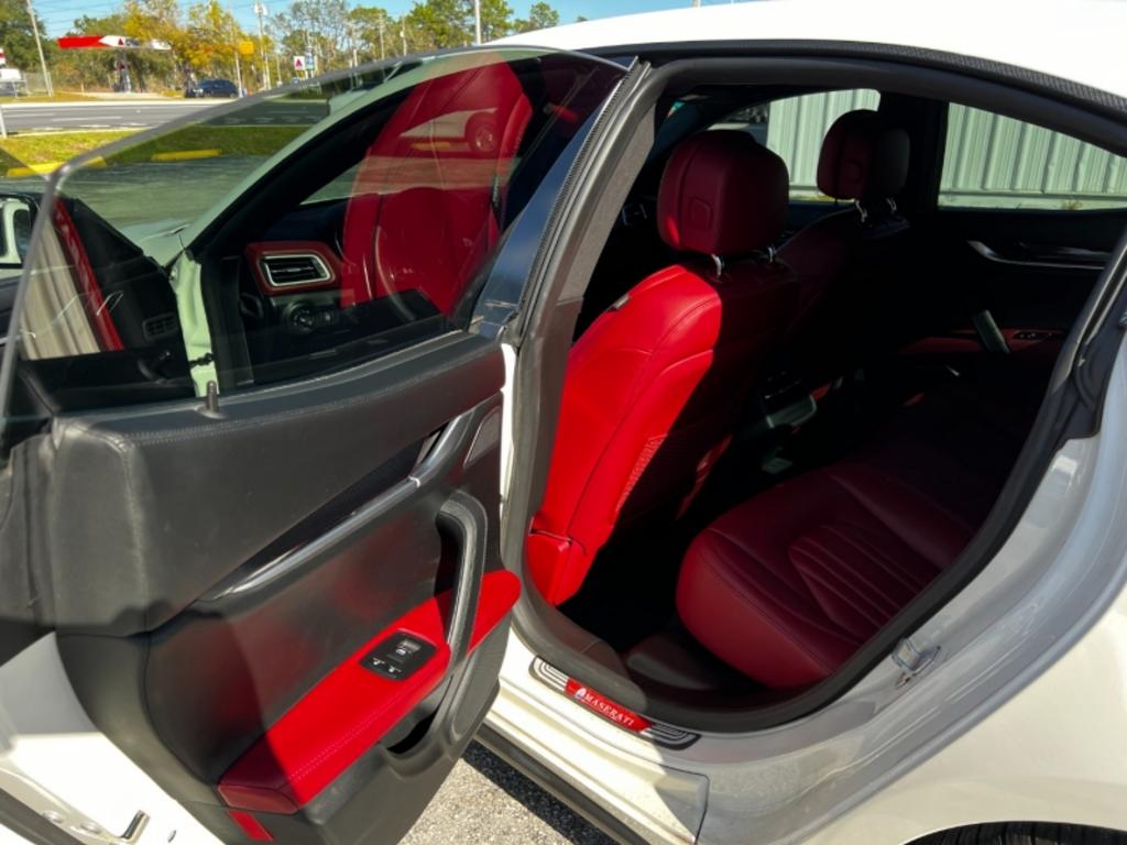 2015 Maserati Ghibli - $32,995