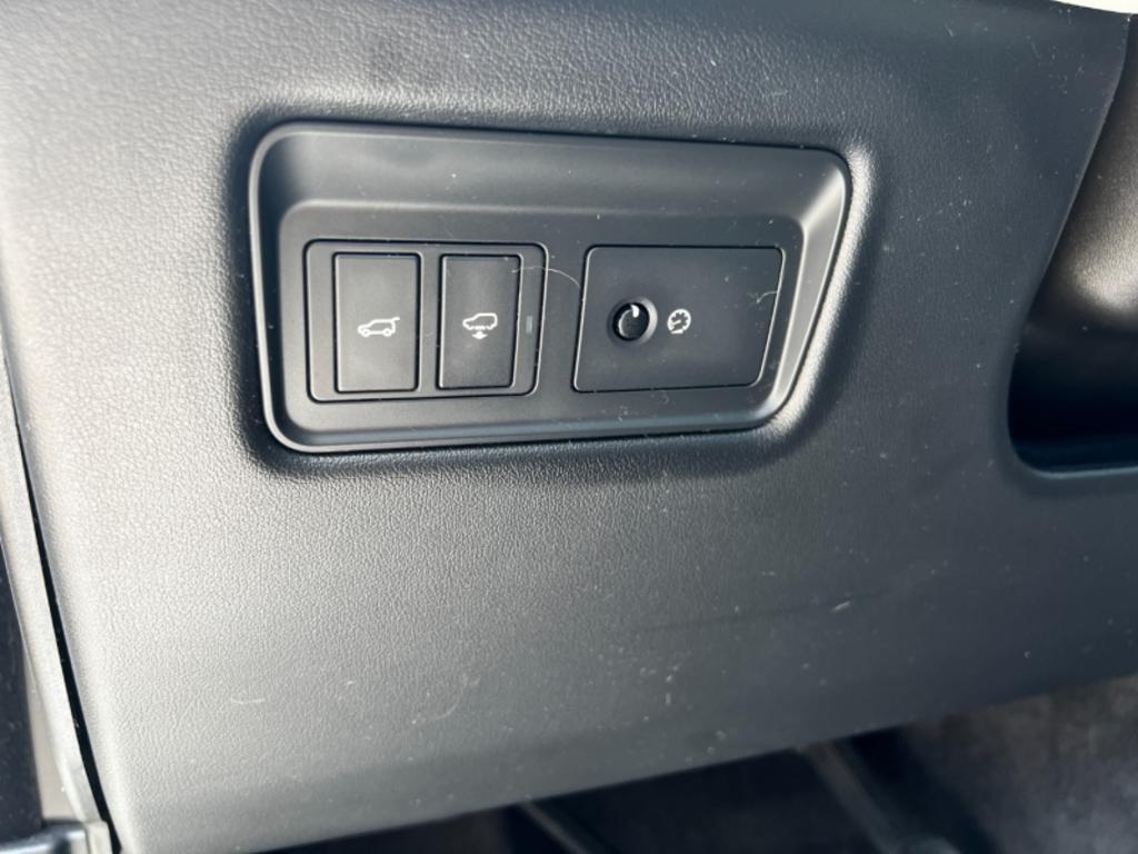 2016 LAND ROVER Range Rover Sport - $38,995