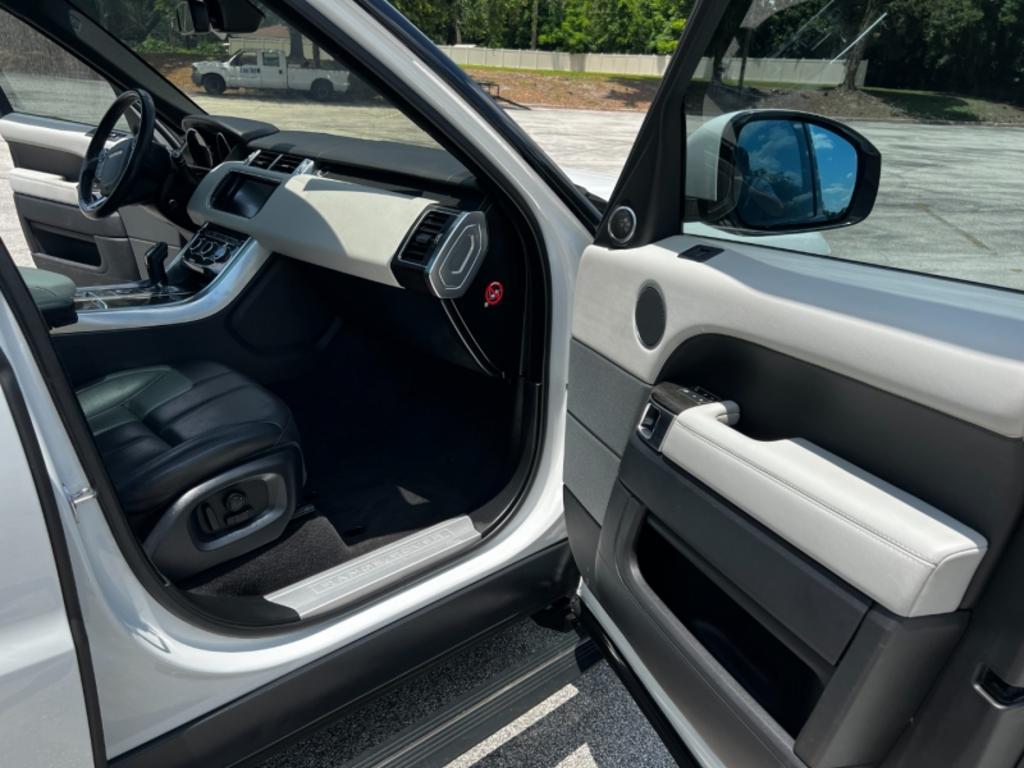 2016 LAND ROVER Range Rover Sport - $38,995