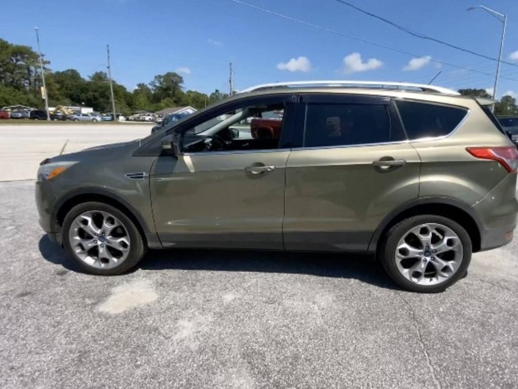 2014 Ford Escape - $15,995