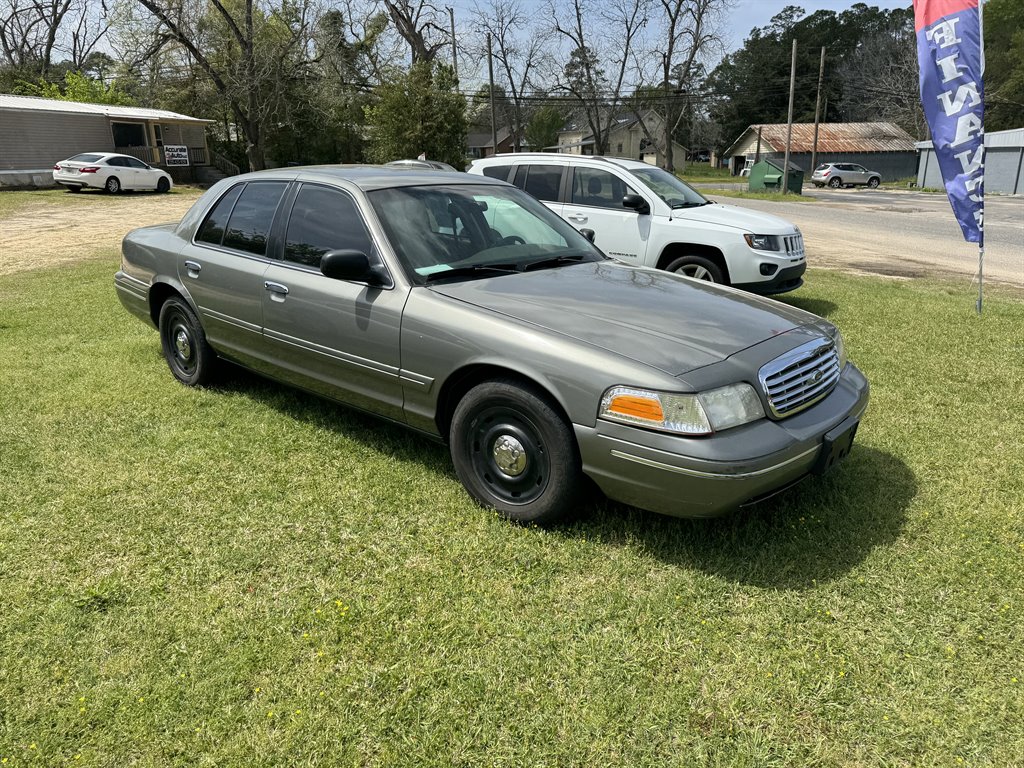 2003 Ford Crown Victoria photo
