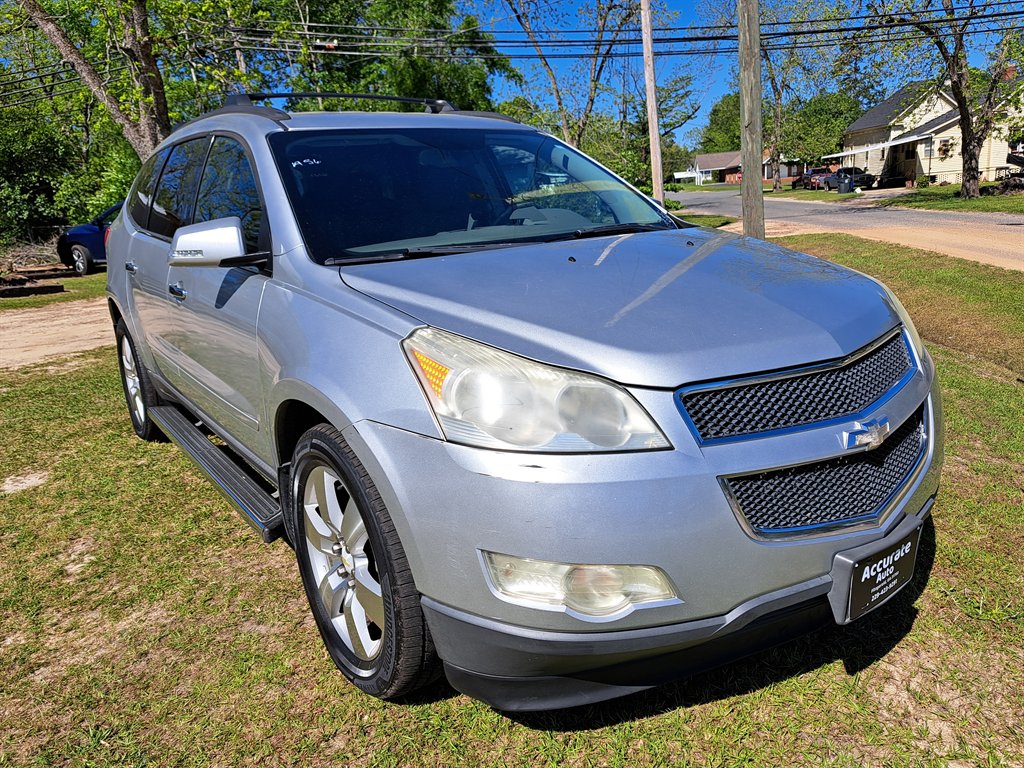 2011 Chevrolet Traverse LT photo