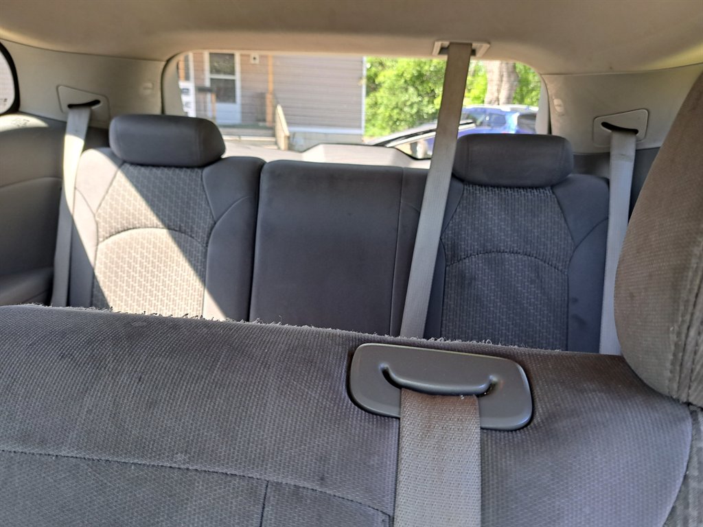 2011 Chevrolet Traverse LT photo