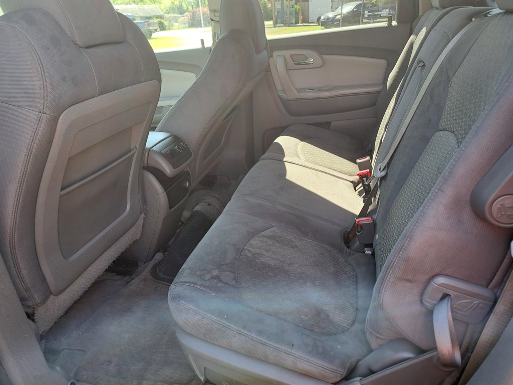 2011 Chevrolet Traverse LT photo
