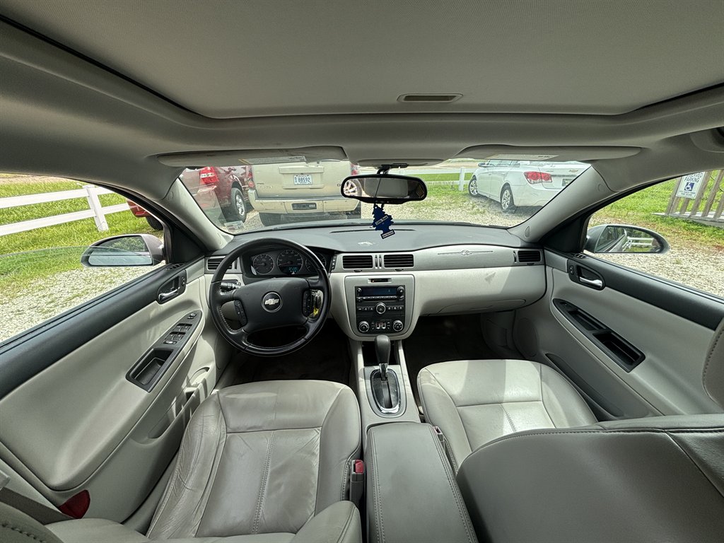 2008 Chevrolet Impala LT photo