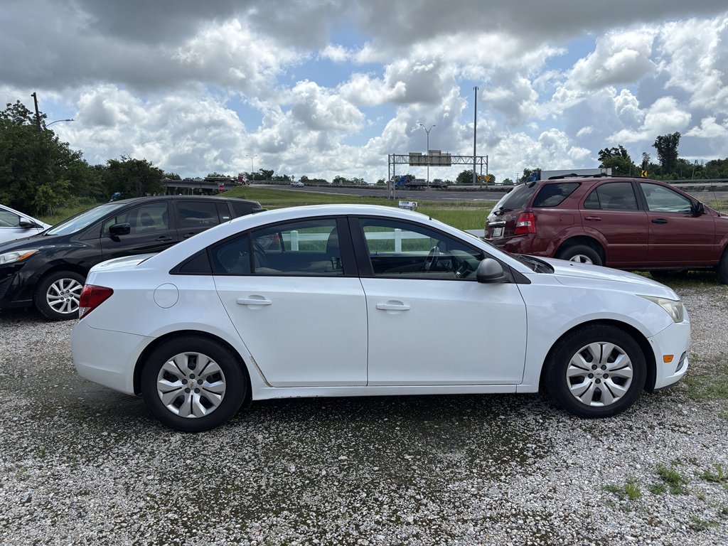 2014 Chevrolet Cruze LS Auto photo