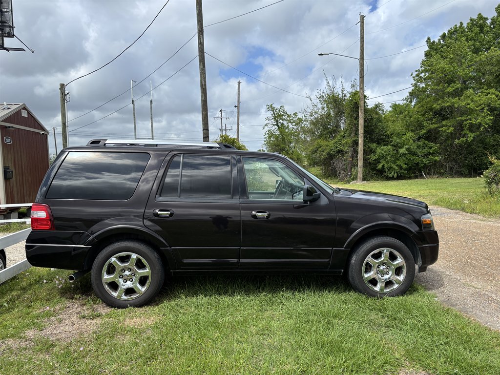 2013 Ford Expedition - $9,000