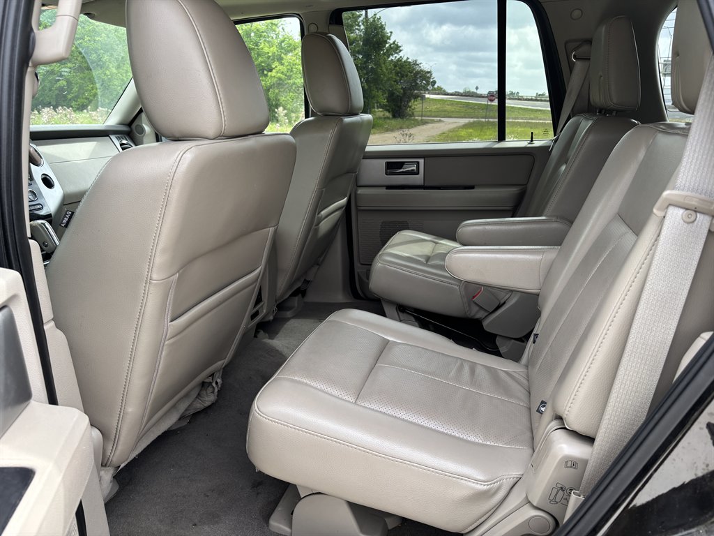 2013 Ford Expedition - $9,000