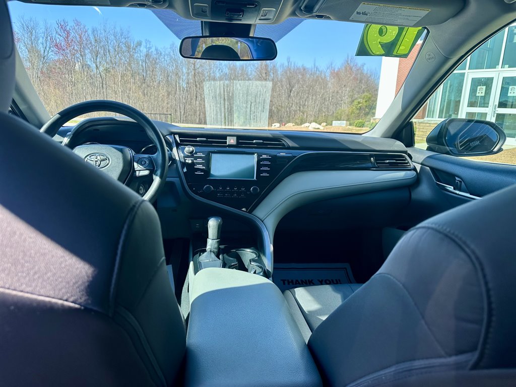 2019 Toyota Camry LE photo