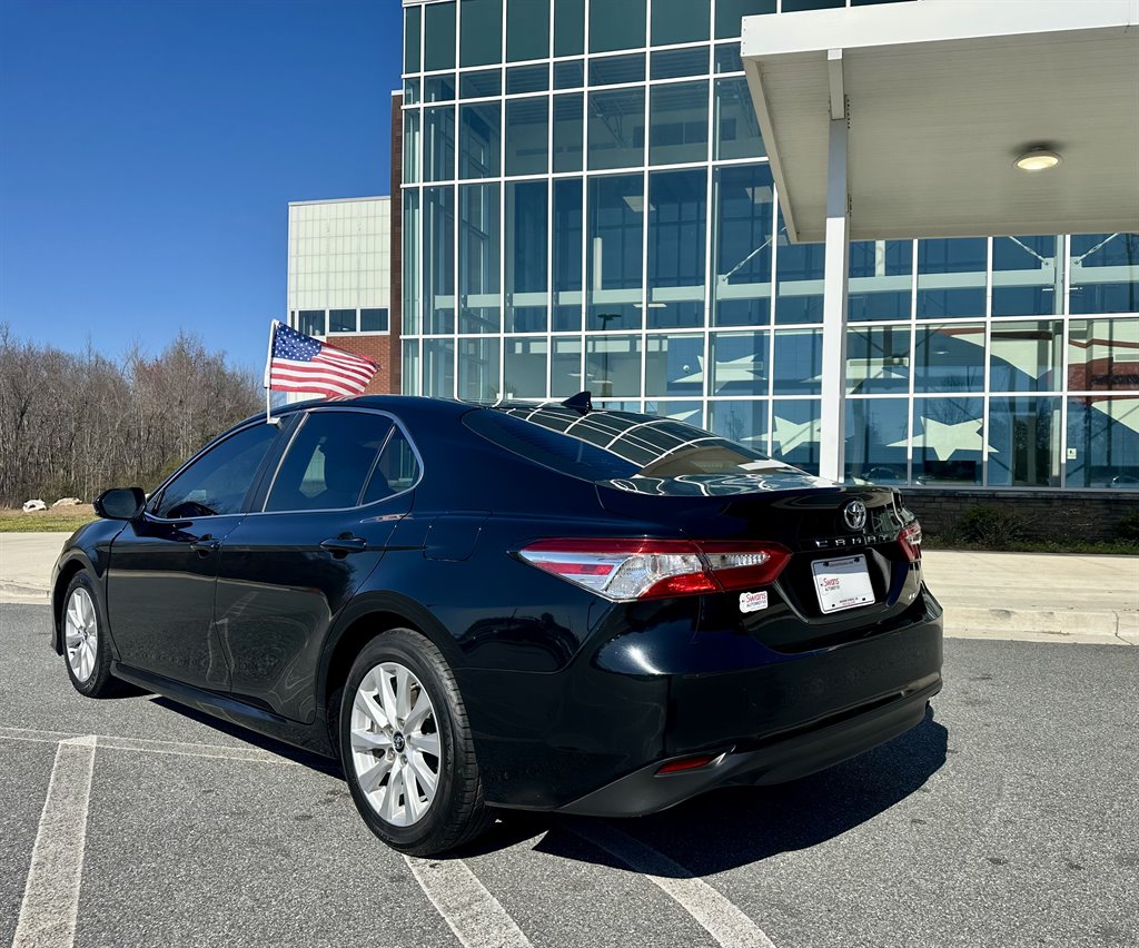 2019 Toyota Camry LE photo