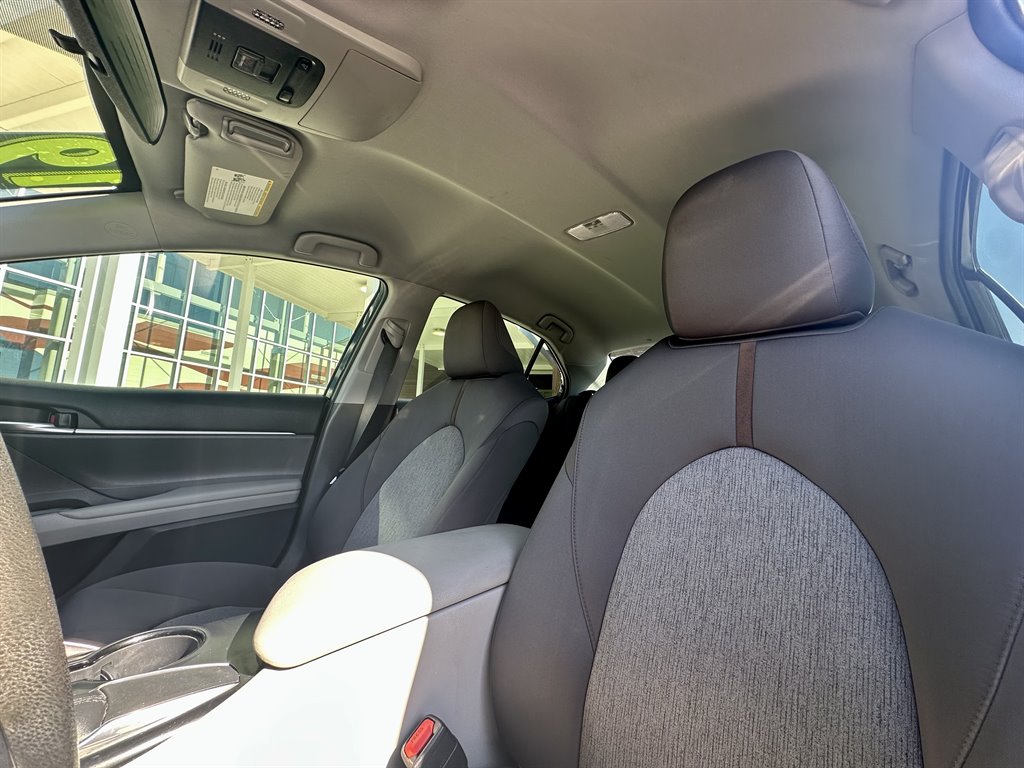 2019 Toyota Camry LE photo