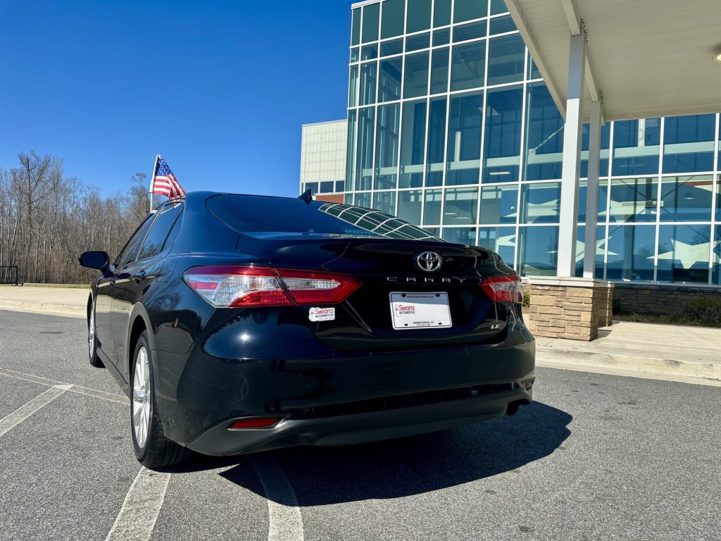 2019 Toyota Camry LE photo