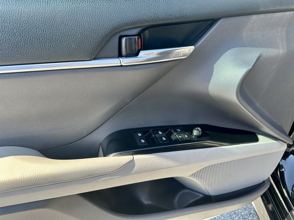 2019 Toyota Camry LE photo