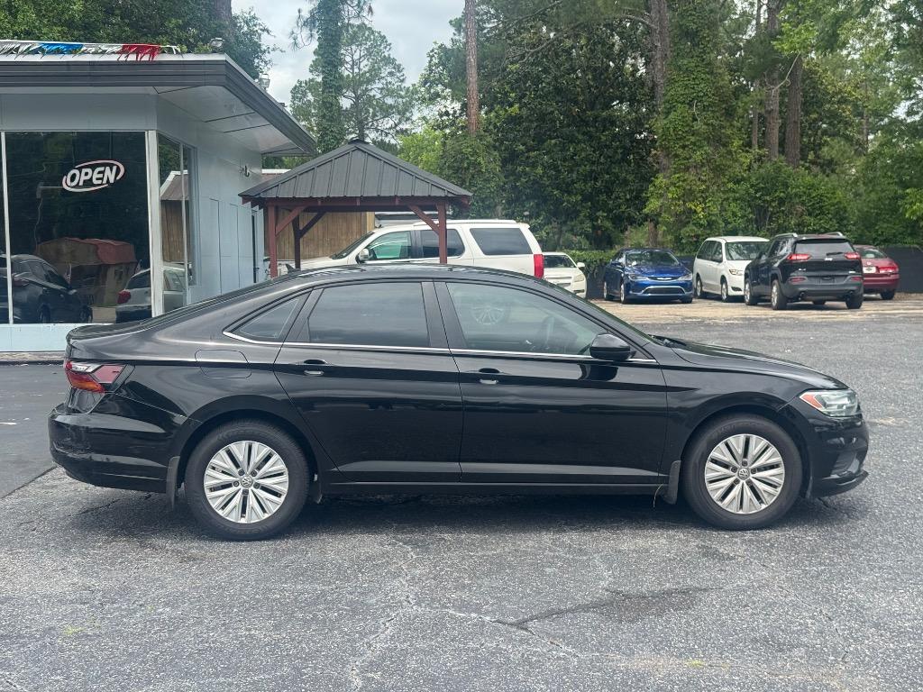 2019 Volkswagen Jetta - $9,495