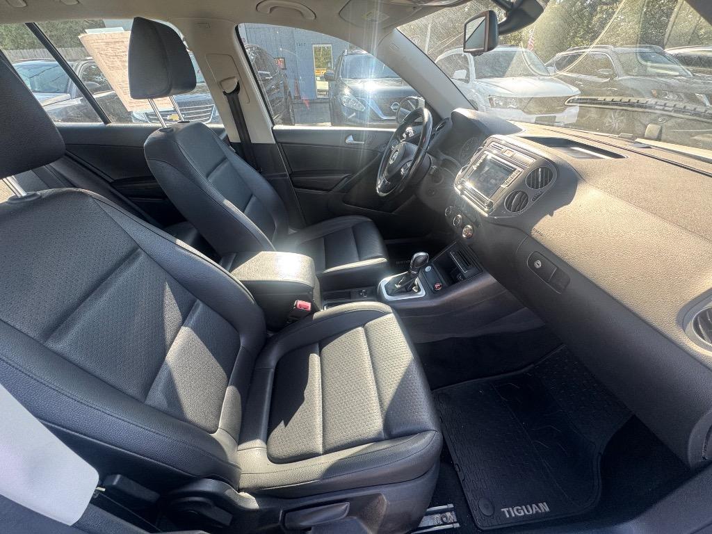 2017 Volkswagen Tiguan - $9,995