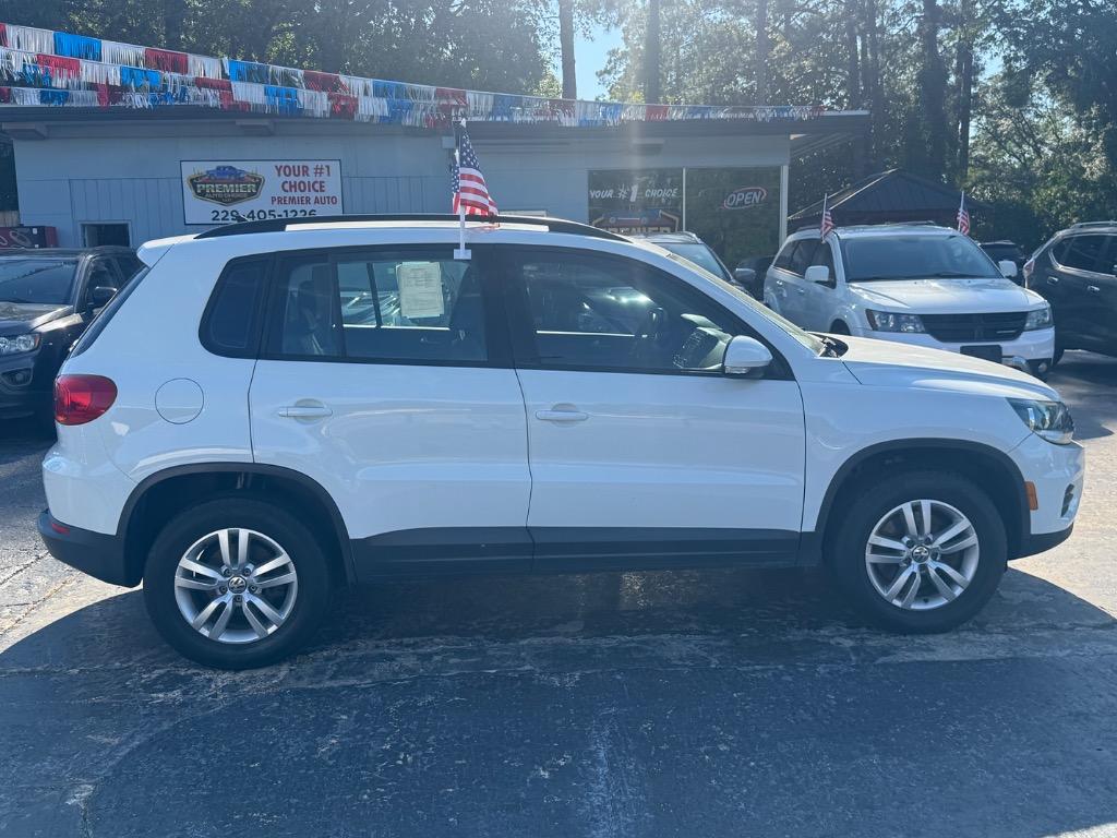 2017 Volkswagen Tiguan - $9,995