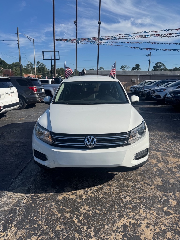 2017 Volkswagen Tiguan - $9,995