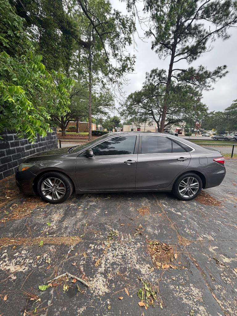 2015 Toyota Camry LE photo