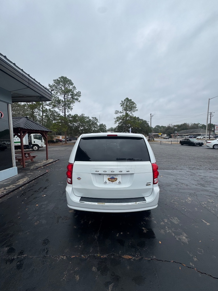 2018 Dodge Grand Caravan - $7,950