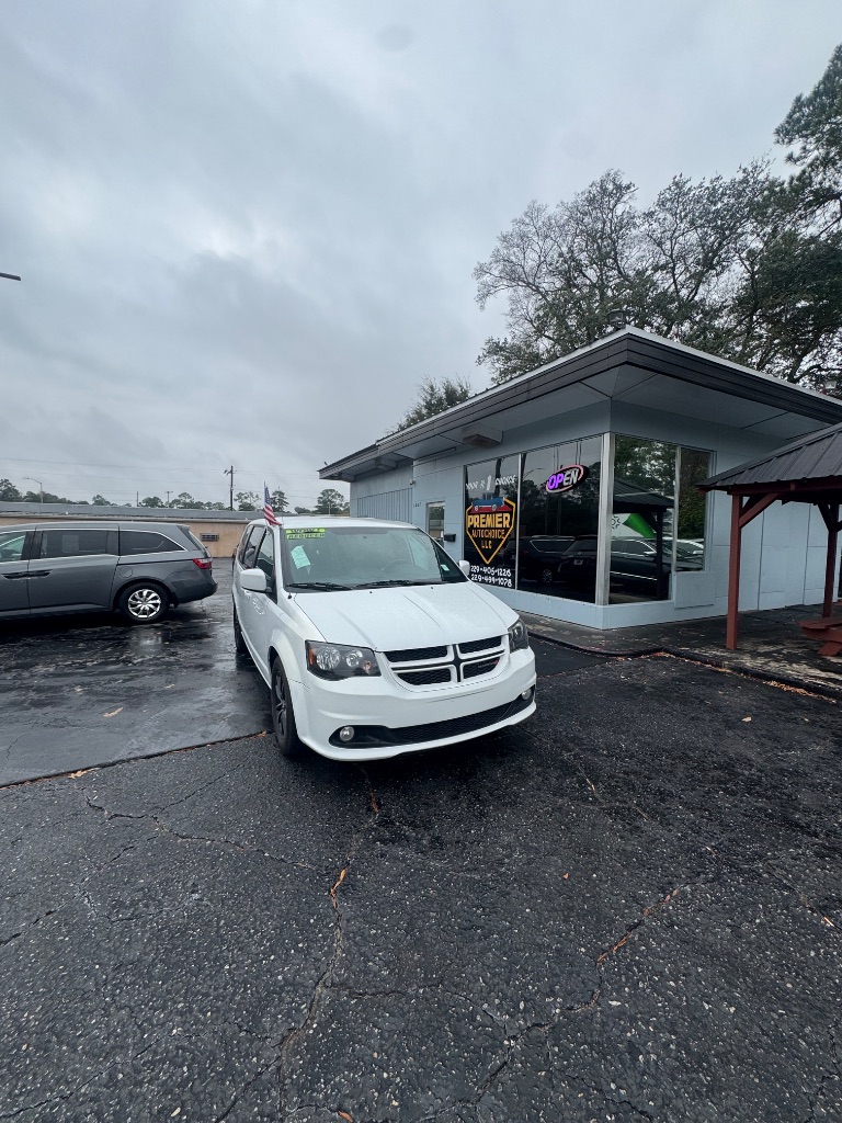 2018 Dodge Grand Caravan - $7,950