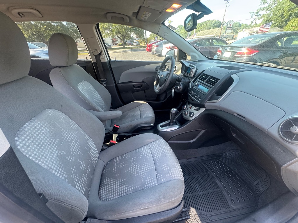 2015 Chevrolet Sonic - $5,500