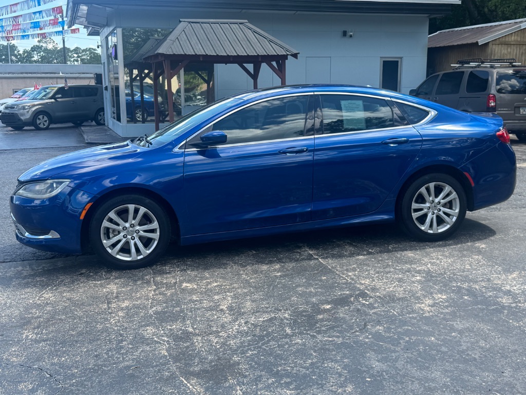 2015 Chrysler 200 - $10,495