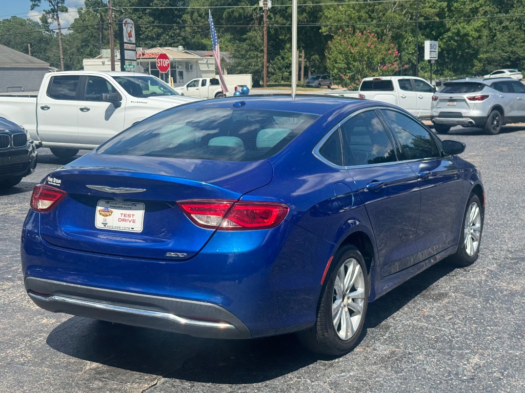 2015 Chrysler 200 - $10,495