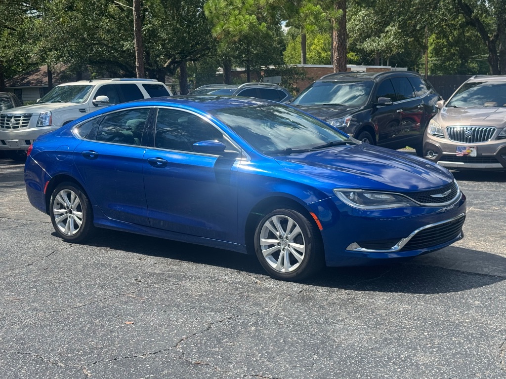 2015 Chrysler 200 - $10,495