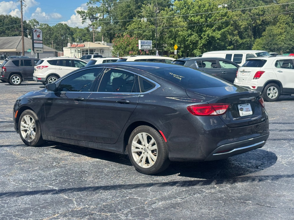 2016 Chrysler 200 - $8,950