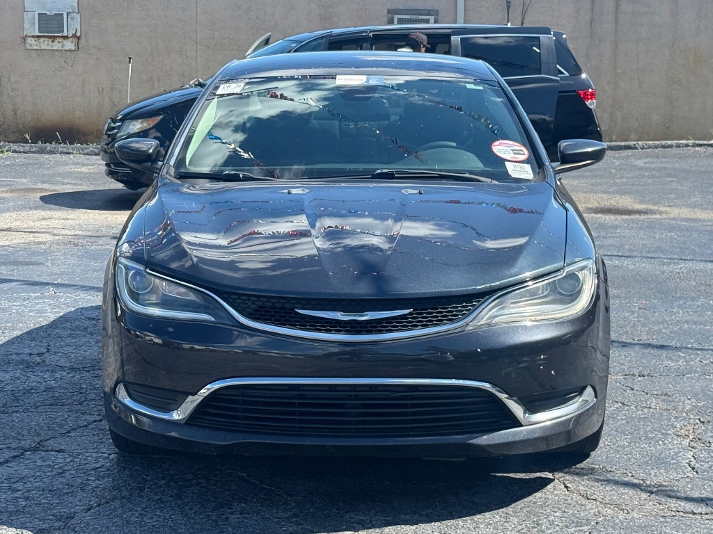 2016 Chrysler 200 - $8,950