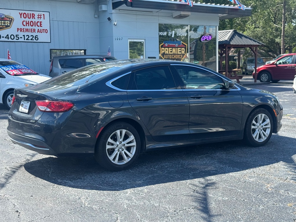 2016 Chrysler 200 - $8,950