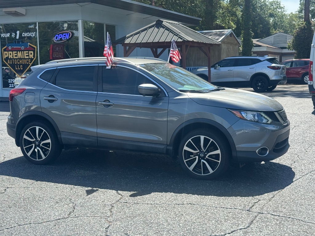 2018 Nissan Rogue - $9,800