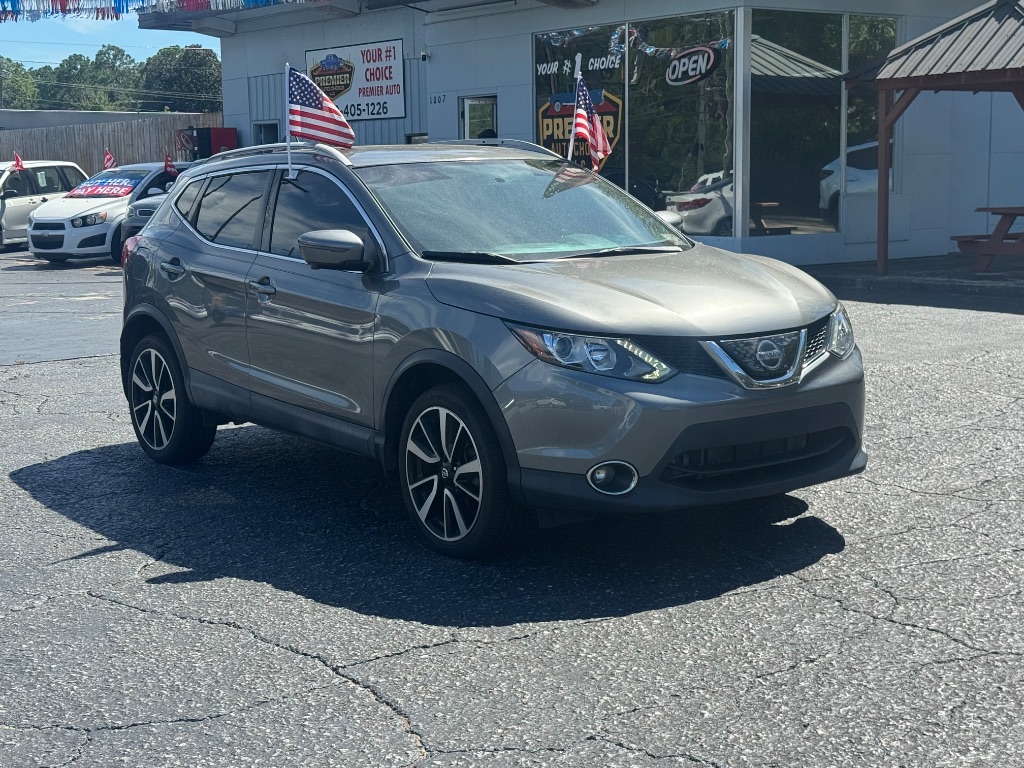2018 Nissan Rogue - $9,800